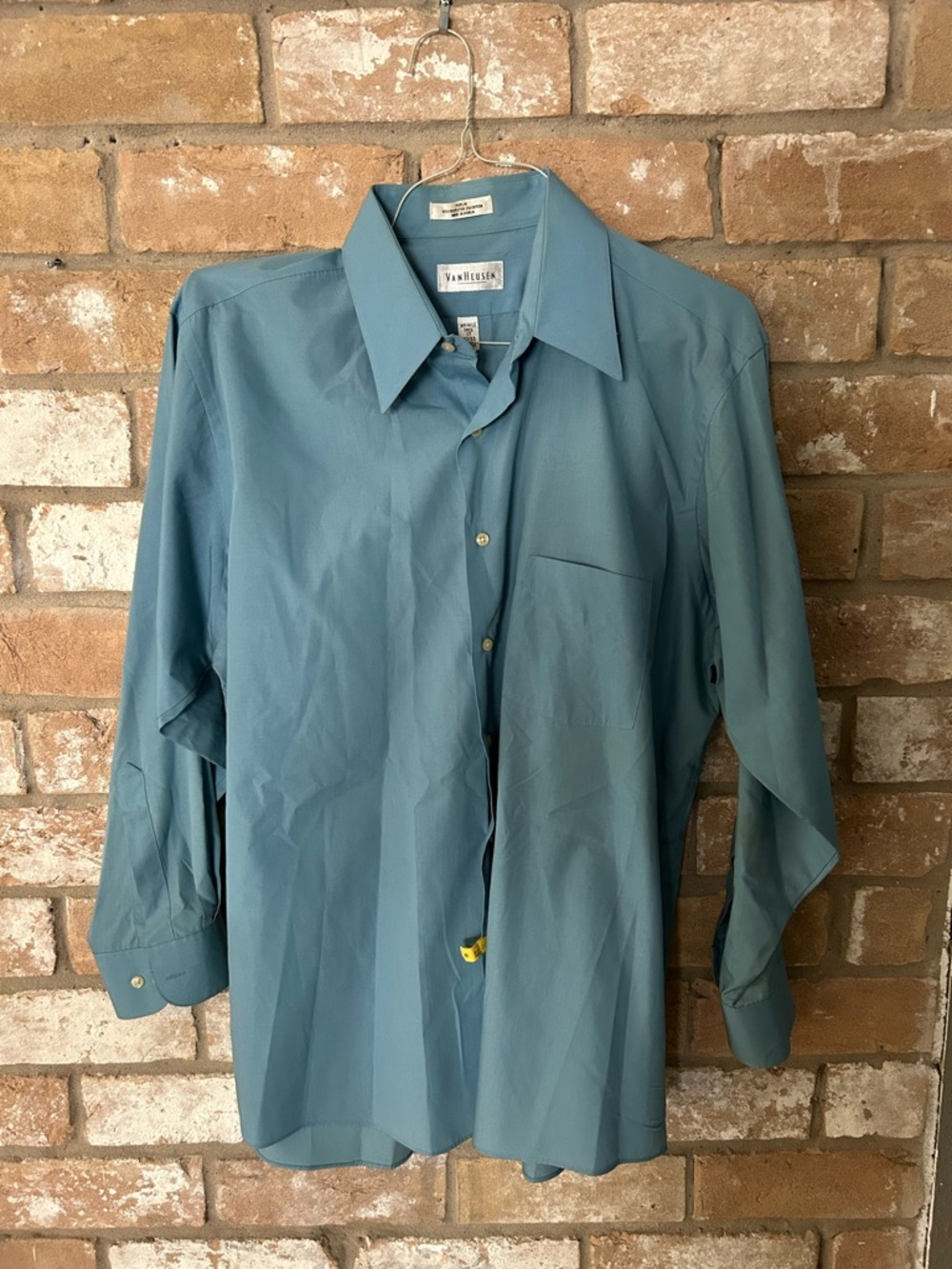 Van Heusen Teal Blue Long Sleeve Dress Shirt. Size XL.